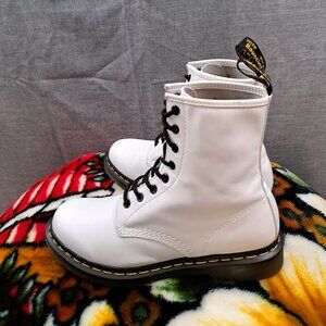 %Dr. Martens 25057 Leather White Women's Boots Size 9 / D11